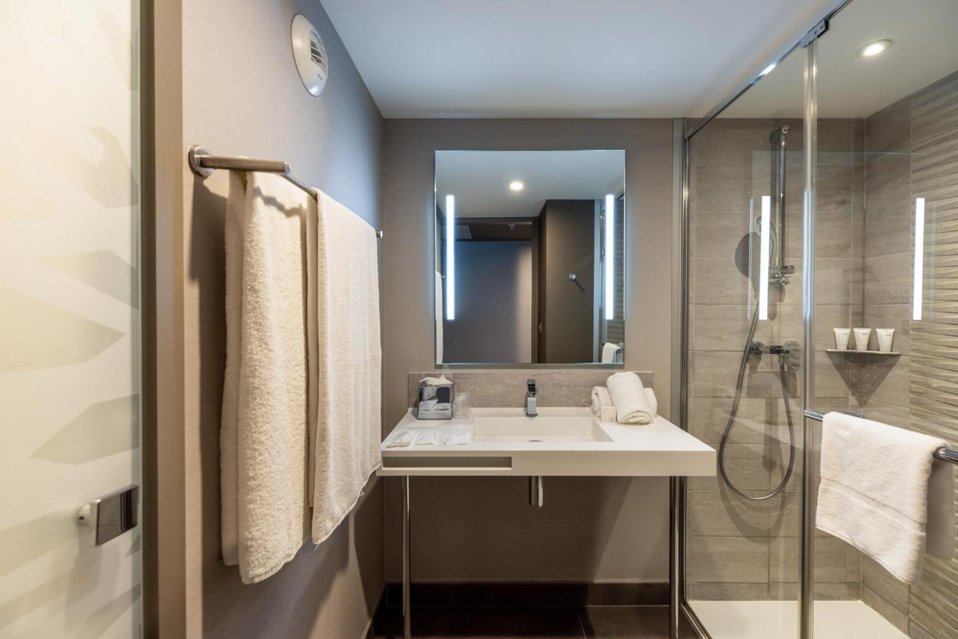 Ac Hotel By Marriott Marseille Prado Velodrome Екстер'єр фото
