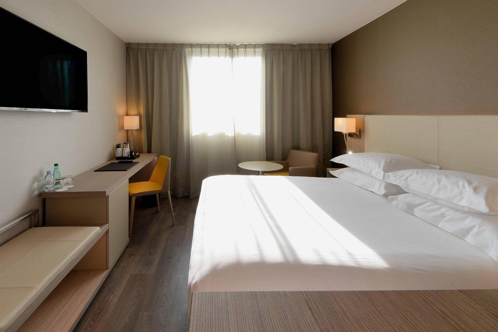 Ac Hotel By Marriott Marseille Prado Velodrome Екстер'єр фото