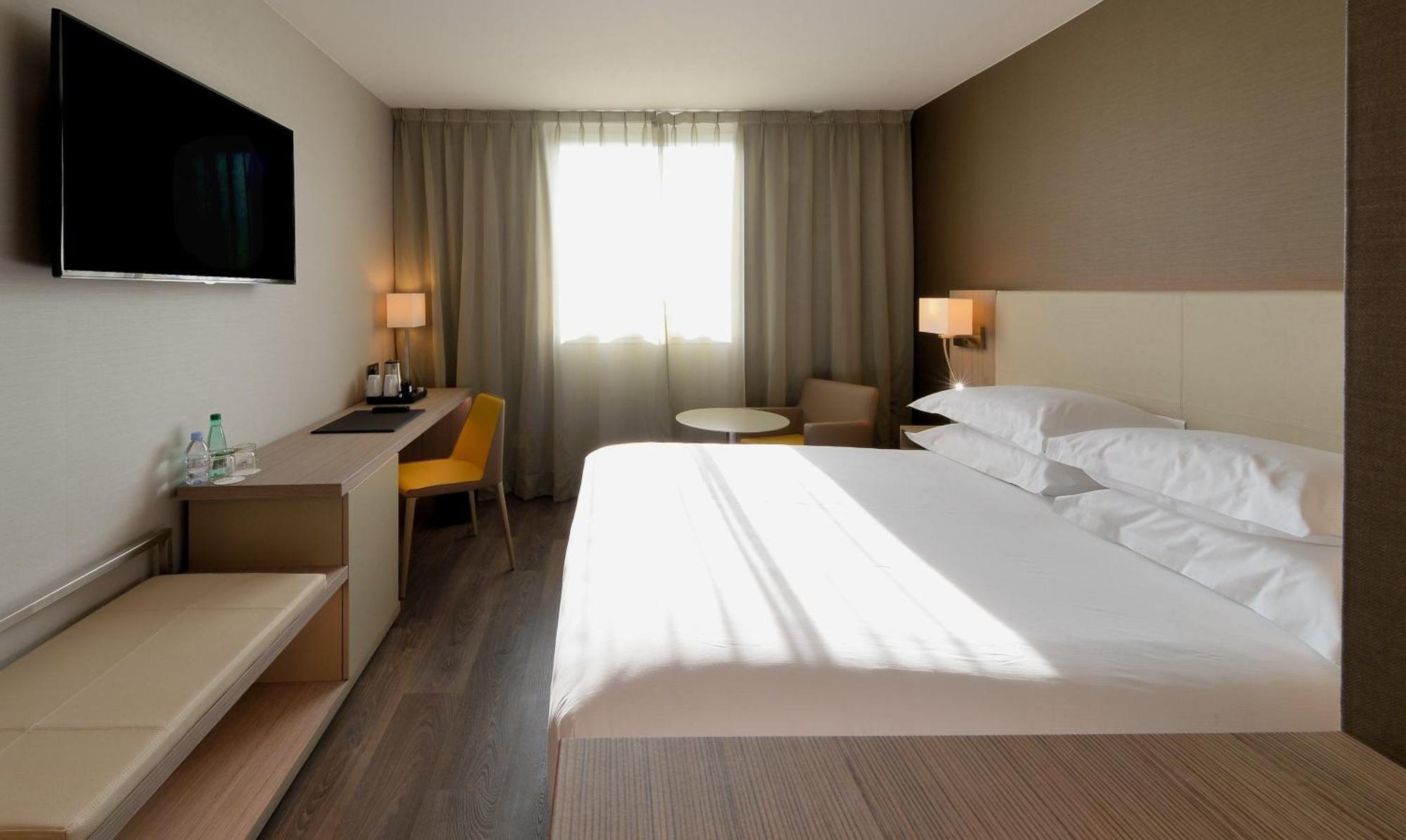 Ac Hotel By Marriott Marseille Prado Velodrome Екстер'єр фото